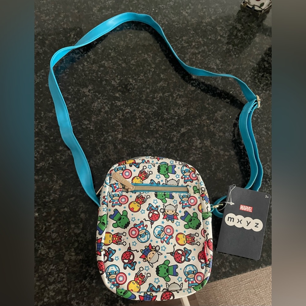 SLING BAG SUPER HEROES DISNEY STORE MARVEL AVENGERS NWT